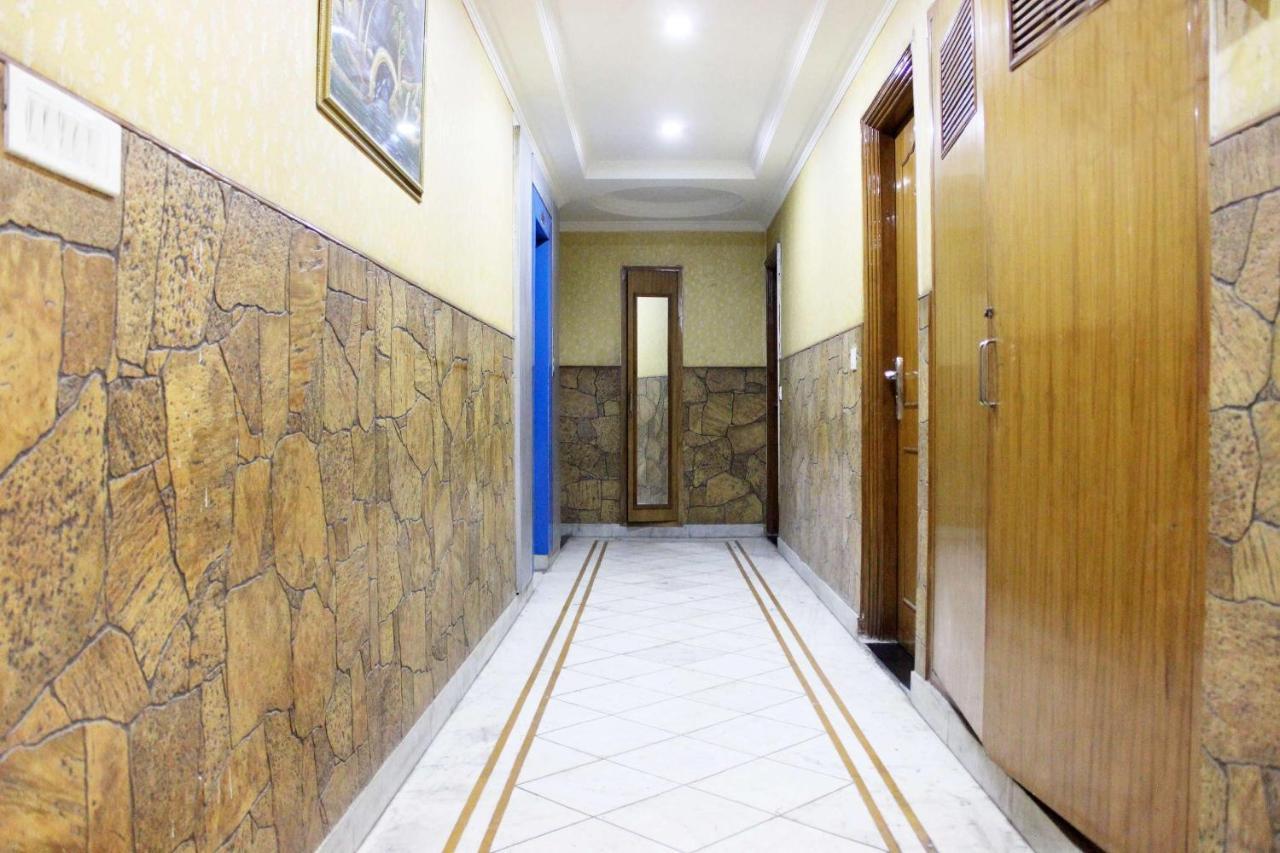 Oyo Ashoka International Near Gurudwara Shri Bangla Sahib Hotel New Delhi Bagian luar foto